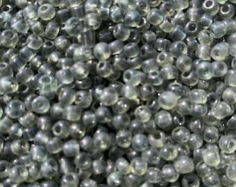 Cuentas grises de 4 mm - Cuentas de vidrio, cuentas de semillas, suministros para hacer joyas, suministros para manualidades, cuentas gris ahumado, tamaño 6/0