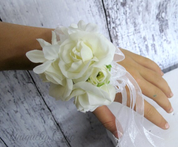 wrist bouquet