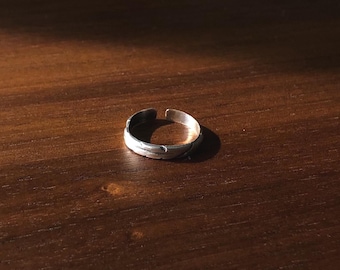 Adjustable Artisan Midi Feather Ring - 925 Sterling Silver - Ear Cuff - Size B/C/D