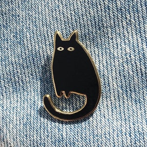 Pin of a black cat Kees the cat, enamel black and gold pin by Ateliertiti image 1