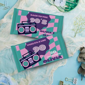 キットカット 90S レトロ ピンク グリーン バースデー パーティー ラッパー、パーソナライズされたチョコレート バー ラベル、チョコレート ラッパー、キャンディ テーブル。