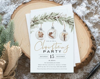 Può includere: Un invito a una festa di Natale con un'illustrazione ad acquerello di una ghirlanda di foglie verdi con tre ornamenti di vetro appesi. Gli ornamenti sono decorati con una casetta di pan di zenzero, un pupazzo di neve e una pigna. Il testo sull'invito recita "Unisciti a noi per una festa di Natale, sabato 15 dicembre, 18:30, The McDonalds Home, 1856 N Willow Lane Drive, Galena II 47463, RSVP entro il 10 dicembre a Courtney 000.000.0000, Per favore, porta un regalo di 10 € per il Secret Santa."