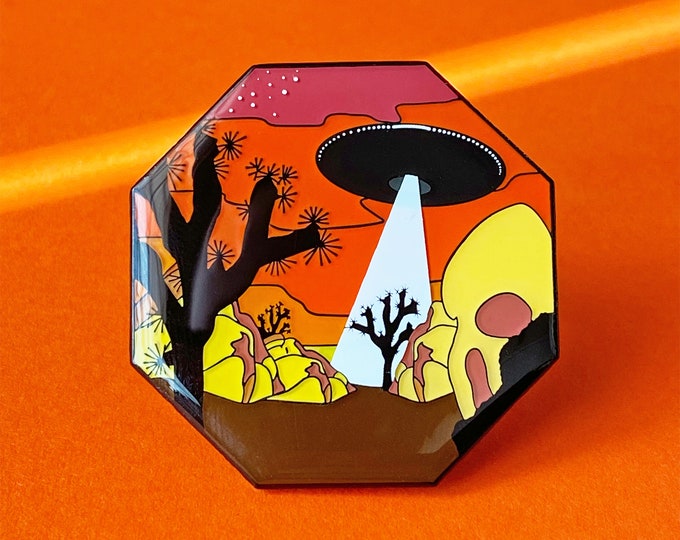 Joshua Tree UFO Pin