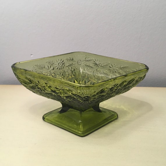 Green Glass Dessert Cup Flared Bowl Long Pedestal Diamond Design Ice Cream Sherbert Fruit Cup
