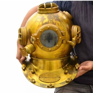 Antiker Messing Taucherhelm: Boston Mark V, Nautisches Dekor (40,5 x 32,5 x 43 cm)