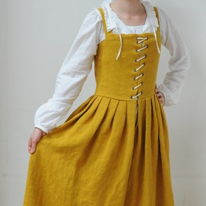 Tailored. Renaissance dress, Renaissance kirtle, 16th century gown, paesant dress, tudor dress