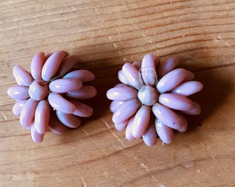 1950s mauve glass flower earings