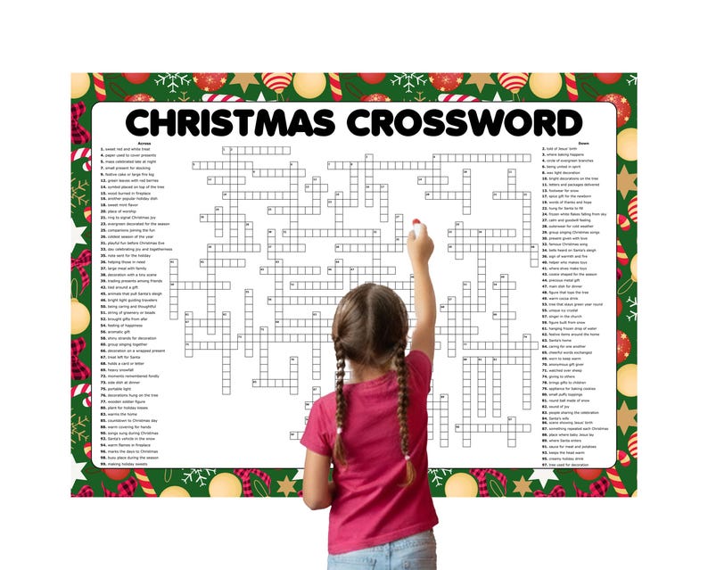 Op de afbeelding: Een kerstkruiswoordpuzzel met een feestelijke rand van ornamenten en zuurstokken. Een jong persoon in een roze shirt houdt een stift vast en werkt aan de puzzel. De titel van de kruiswoordpuzzel staat in vette, zwarte letters.