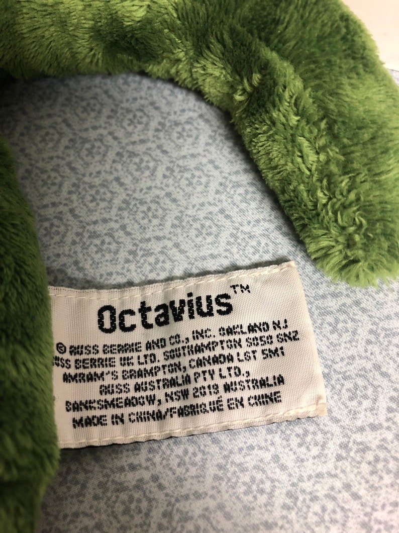 Vintage Russ Berrie and Co Octavius the big eyed green octopus plush with big sleepy eyes