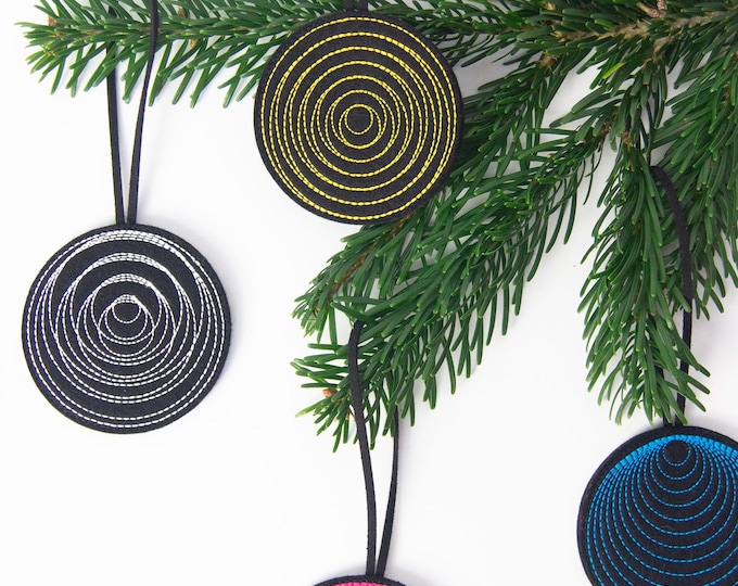 Pendants, set of 4, Christmas decoration in a simple design