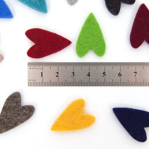 quadu 25 colorful felt hearts 30 mm image 4