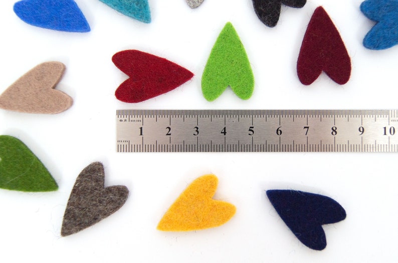 quadu 25 colorful felt hearts 30 mm image 4