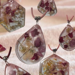 Birthday Flowers in Resin - Handmade Pendant with Real Pressed Flowers, Unique Botanical Jewelry, Gift for Her