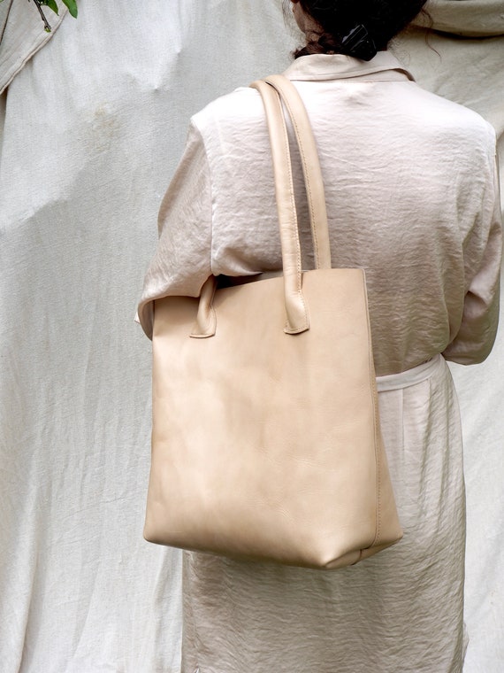 vegetable tanned leather tote bag