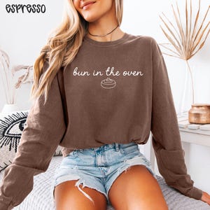 Chemise chignon au four, Chemise couleurs confort, Chemise à manches longues, Chemise grossesse, Faire-part de naissance, Action de grâces, Grossesse, Future maman