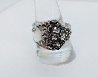 POPPY Spoon Ring Round  ~ 1914 ~ Shiny w/Highlights ~ Bridal Gift Silverware Flatware Gift Bride Wedding