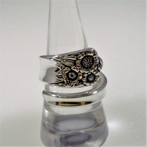 Löffel Ring April glänzend gewickelt 1950 Braut Geschenk Sonnenblume Silber Besteck Geschenk Braut Hochzeit