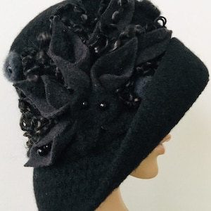 Women’s Black 1920’s Gatsby Style Handmade Felted Art Cloche Hat with flowers