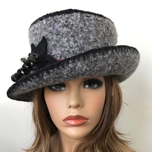 Gray Felted Hat, Gray Cloche, Women&#39;s Winter Hat, Felted hat with Flower