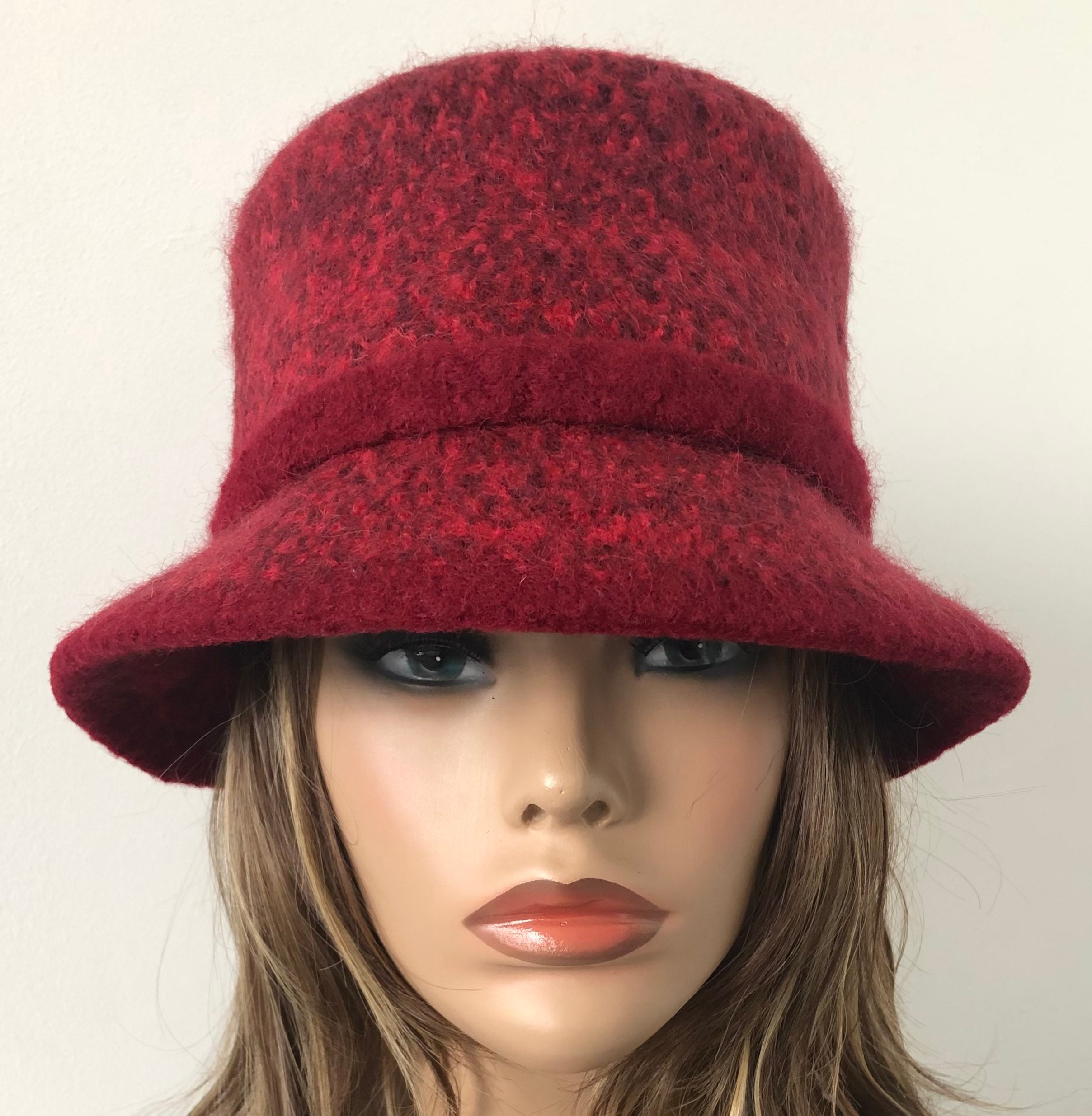 Eva\'s Swedish Handknit Red Wool Blend Textured Cloche Bucket Hat Artisan Made‎ Handmade wide brim crochet bucket hat in red main image 4