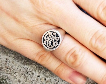 Personalized Signet Ring in Sterling Silver Metal, Single Monogram Signet Ring, Custom Signet Ring, Engraved Signet Ring, Unisex Signet Ring