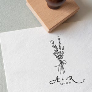 Carimbo com o logotipo do casamento, iniciais personalizadas para convite de casamento.