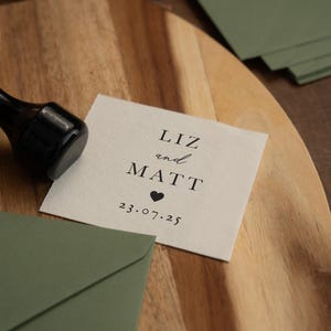 Sello de boda personalizado con nombres, fecha y corazón: sello de goma personalizado para recuerdos de boda, invitaciones, guardar la fecha y decoración de boda DIY.