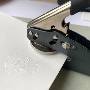Sello de logotipo personalizado hecho a partir de su logotipo para marca comercial, papelería y embalaje: sello de logotipo profesional