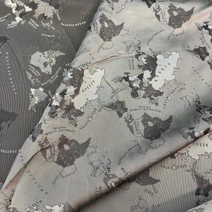 Fodertyg Jacquard med silverfärgad världskarta / Skickas från USA Säljs på metervara / Väggbonad för bröllopsresenärer, sjöfart, överallt