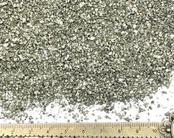 Verpletterd cocada-pyrietzand met hoge glans uit Peru, medium zand (0,25 mm-2 mm) voor inlegwerk, minerale kunst of handgemaakte sieraden
