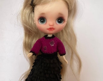 Petite Blythe Doll OOAK witches knitted top, ruffle trailed skirt and headband