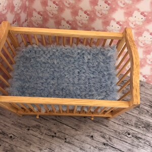 Dollshouse 1/12th miniature hand knitted Fur cot blanket image 2