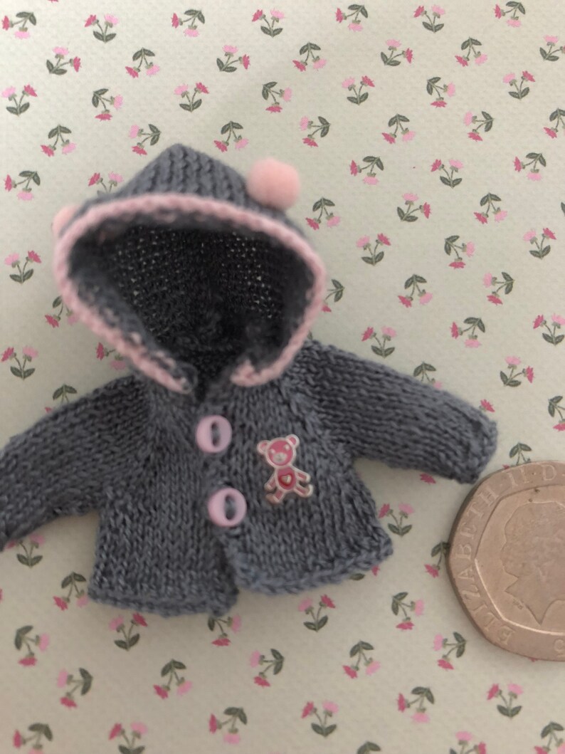 Dollshouse 1/12th miniature toddler/baby hand knitted Hooded Jacket image 2