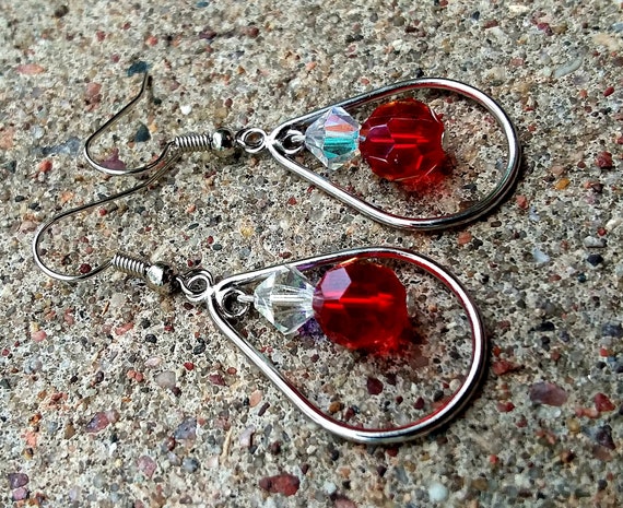 Orecchini pendenti soutache neri con cristalli e perline - Gioiell