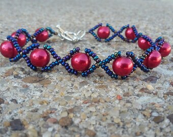 Red and Metallic Blue Bead Clasp Bracelet, Wire and Bead Bracelet, Beaded Bracelet, Women's Bracelets, Women's Jewelry, Clasp Bracelets