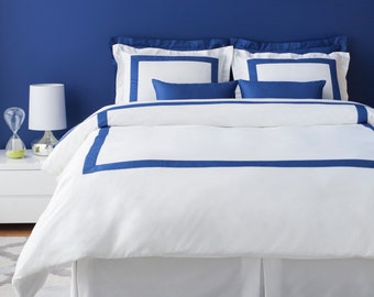 Featured image of post Royal Blue And White Bedding Sets : It could be navy, light, dark or royal blue, those colours are great for your bedroom.