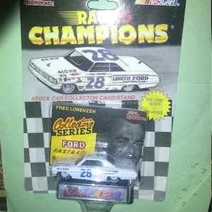 Nascar Classics 1964 Ford #28 Fred Lorenzen 1/64th DieCast neu auf Karte