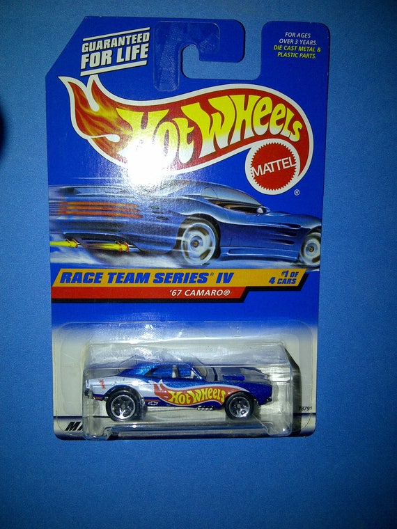 Hot Wheels 725 1967 Camaro New on Card 