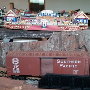 Tyco/Mantua Ho Train Car 40' boxcar Southern Pacific Metal Bottom Great Condition