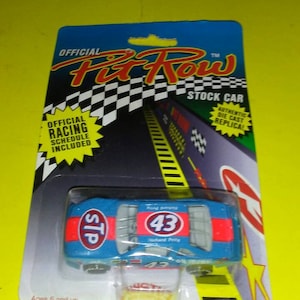 Nascar Richard Petty #43 STP 1992 Villeroy & Boch 1/64th neu auf Karte