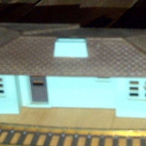 Vintage HO Scale Plasticville Ranch House rare black doors used good condition