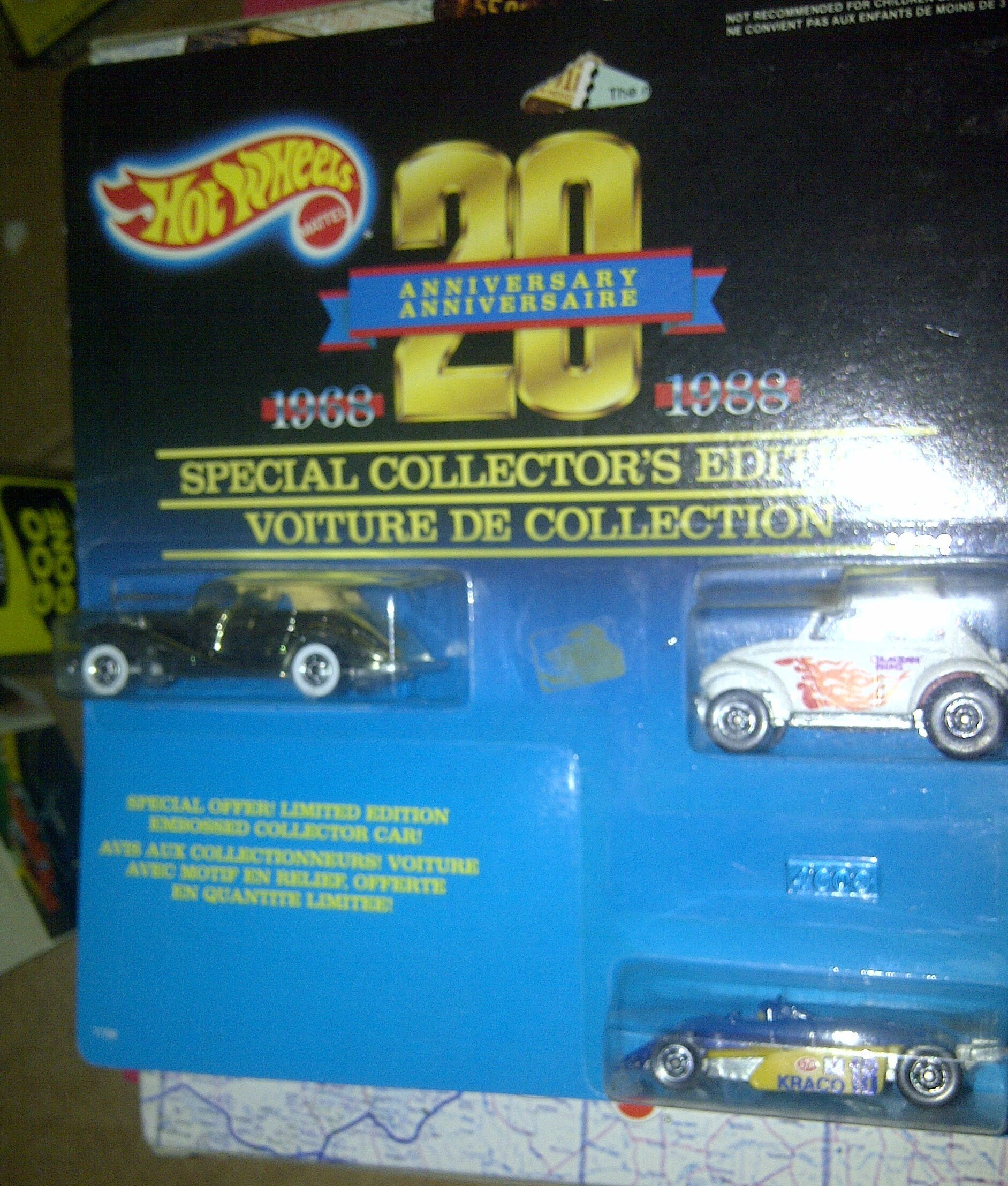 Lot Hot Wheels 1988 – Mercedes 540k Gold & Corvette 80, édition Anniversaire