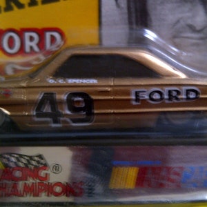 Nascar Classics 1964 Ford G.C. Spencer #49 Gold 1/64th DieCast neu auf Karte
