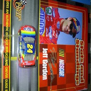 Nascar Jeff Gordon #24 Dupont new on card with book