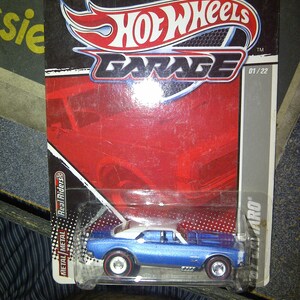 Hot Wheels 1967 Camaro 1:64 diecast neu auf Karte