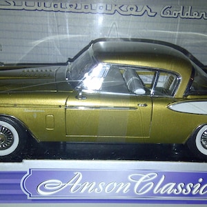1957 Studebaker Golden Hawk 1:18TH Diecast New in Box