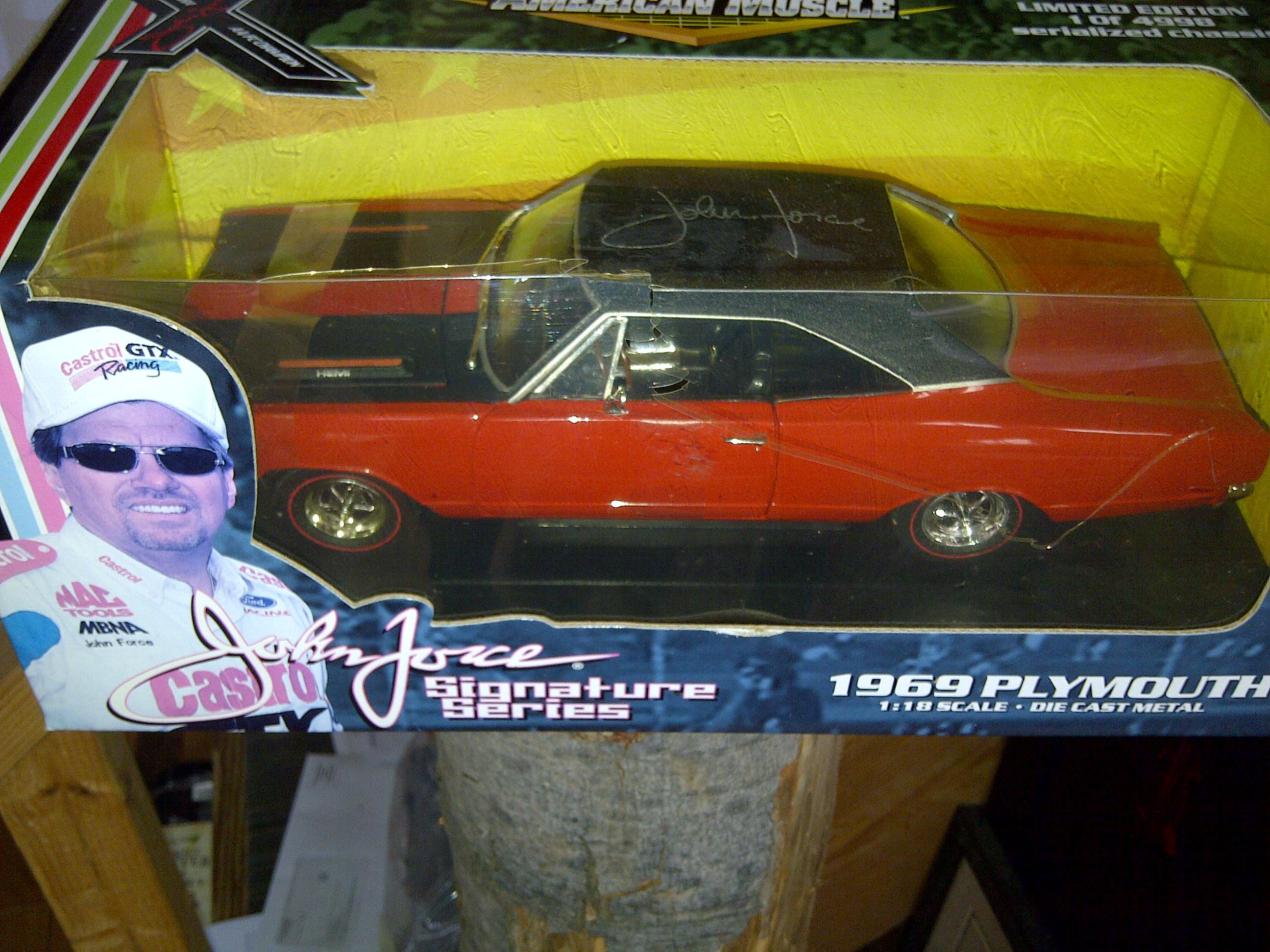 1969 PLYMOUTH John forces 1:18 ミニカー 1969 Plymouth Hemi John Force Signature Series 1:18 Diecast