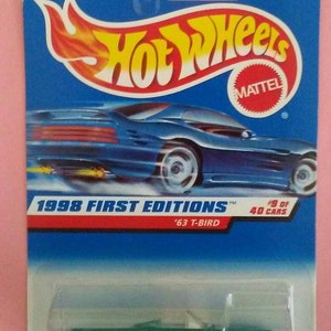 Hot Wheels Ford 1963 Thunderbird novo no cartão