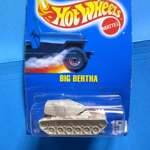 Tarjeta azul completa de Hot Wheels Big Bertha Desert Storm