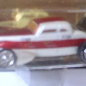 Barris ShowRods 1930s Custom Ford Speed Coupé neu auf Karte 1/64diecast
